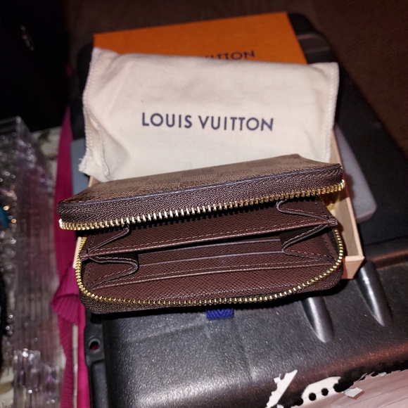 Louis Vuitton zippy card wallet - Picture 5 of 5